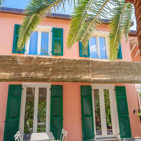 La Casa Dei Glicini Apartmán *