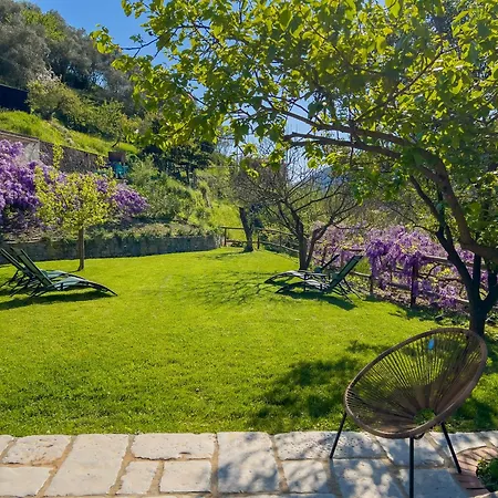 La Casa Dei Glicini Apartmán *